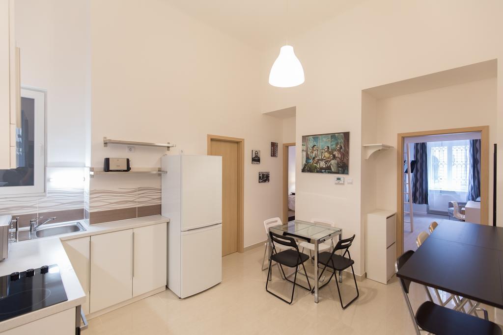 Bpr Oktogon Center Apartment Budapest Bagian luar foto