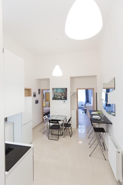 Bpr Oktogon Center Apartment Budapest Bagian luar foto